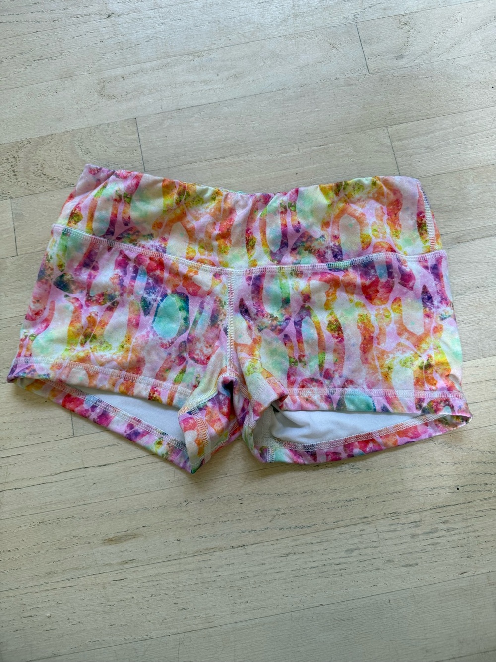 Fleo Women's Multicolor Watercolor Print Athletic Shorts